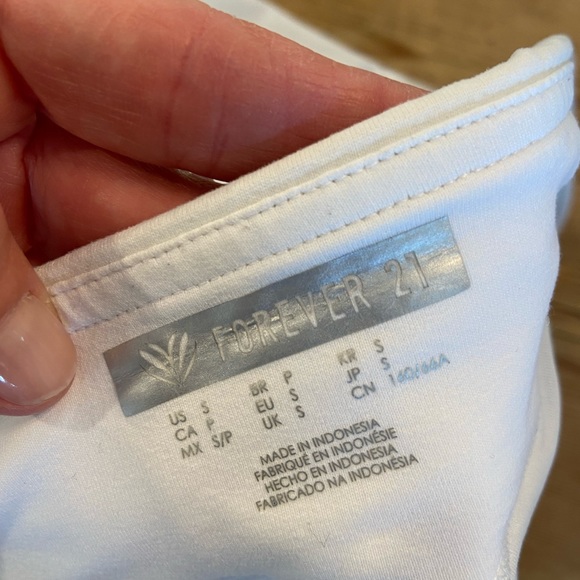 Junior white workout shorts - Picture 4 of 4